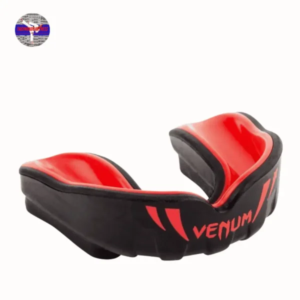 Venum Challenger Kids Mouthguard – Black/Red